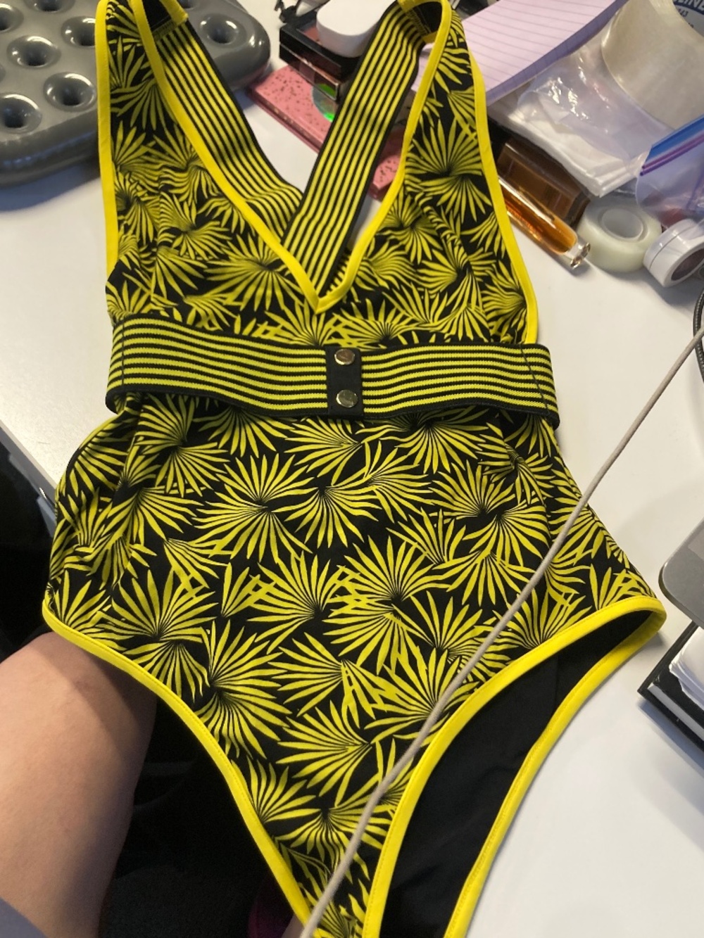 NWOT size Small S DVF yellow and black floral v neck swimsuit